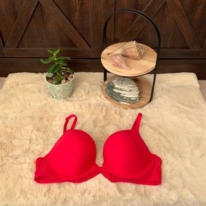 NWOT Front closed push up bra